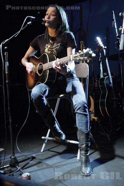 LUCIE IDLOUT - 2008-11-27 - PARIS - Point Ephemere - 